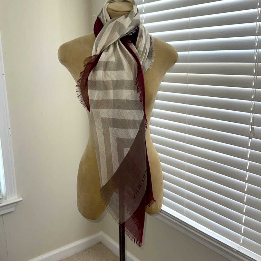 Burberry tan, cream and maroon Scarf. Great condition. - Picture 8 of 8